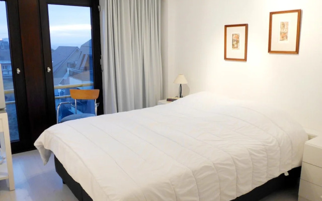 Modern Stay Near Shore