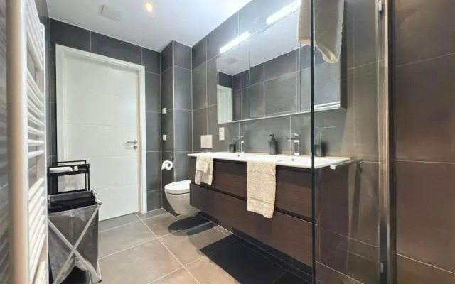 Beautiful 1 bedroom flat w terrace