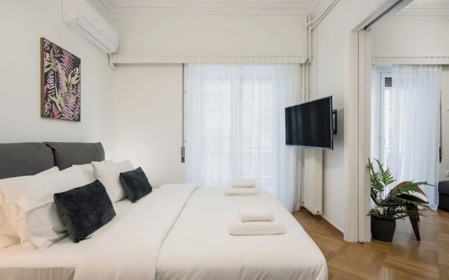 Modern apartment near Lycabettus hill with balcony