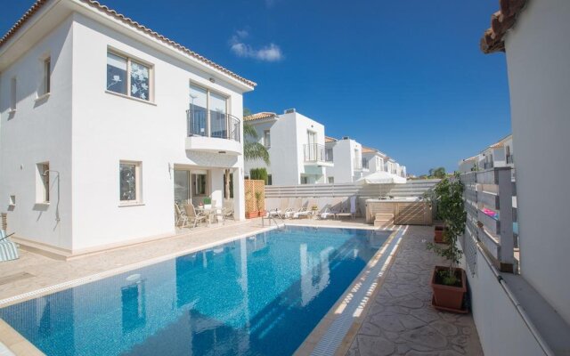 Abrielle Villas and Apartments