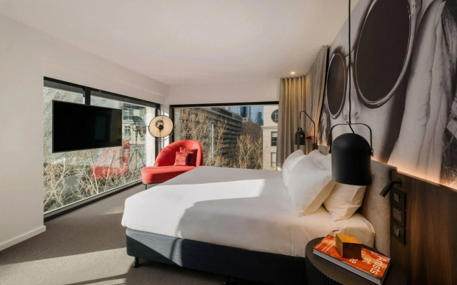 Hotel Indigo Melbourne on Flinders by IHG