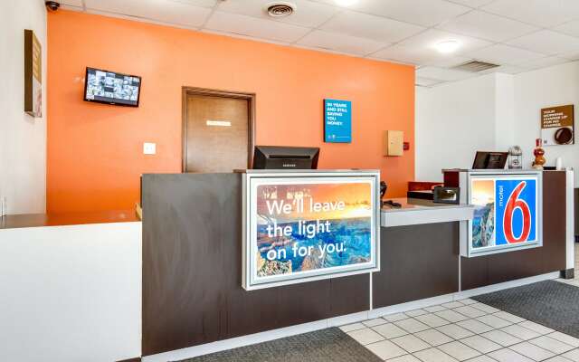 Motel 6 Longview, TX - North