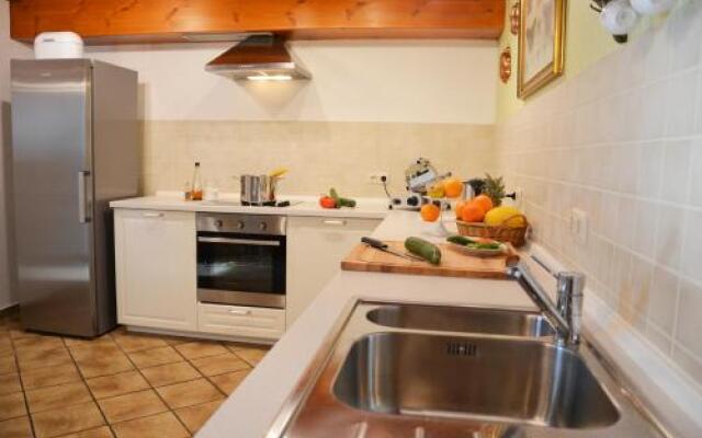 Dreimäderlhaus am Berg