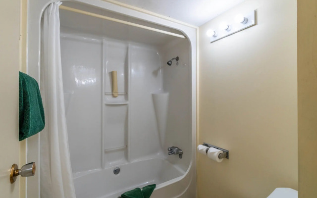 Canadas Best Value Desert Inn & Suites Cache Creek