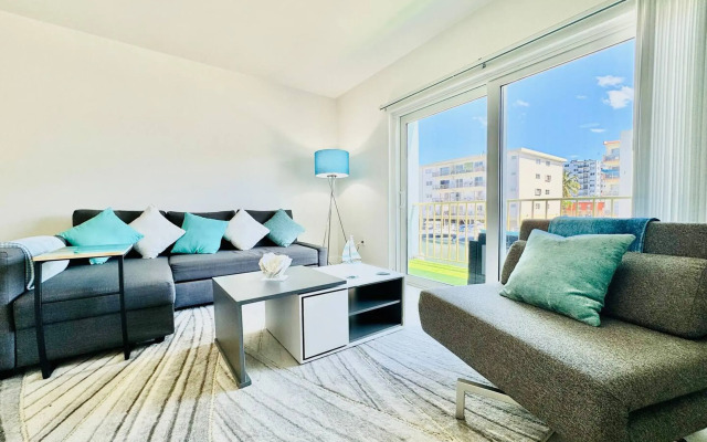 Waterfront 1BR Parking Walk to the Beach