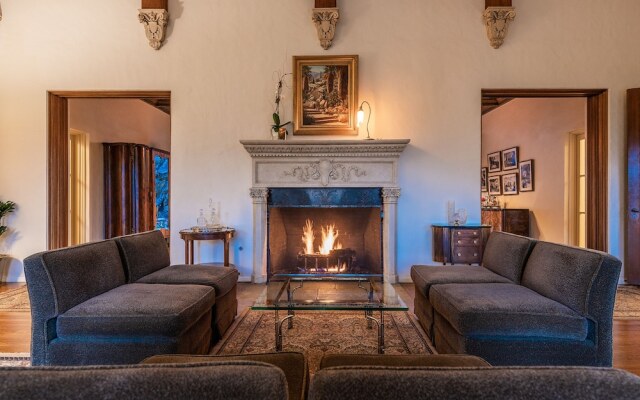 The Willows Historic Palm Springs Inn