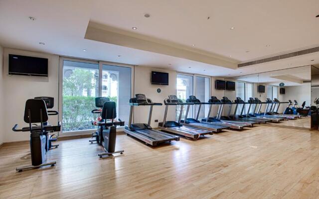 TAJ 5* Palm Jumeirah apartment with beach access