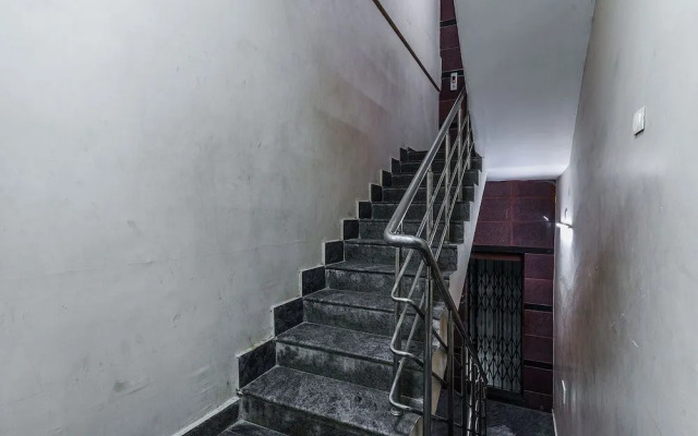 Sri Jaya Guesthouse By OYO Rooms