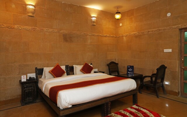 OYO 9933 Hotel Meera Mahal