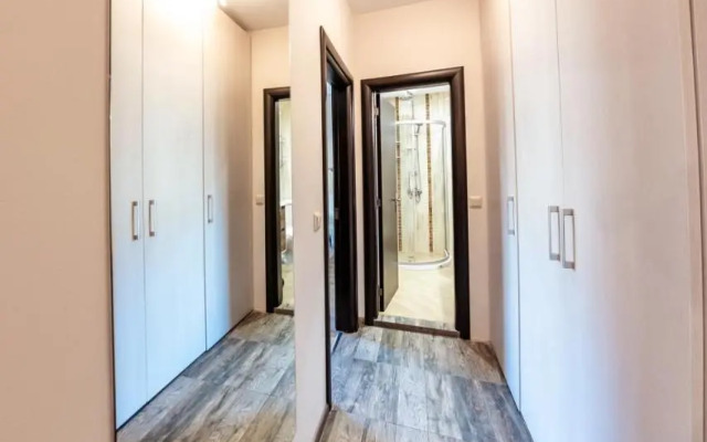 Bright 1BDR Apartment with a Balcony