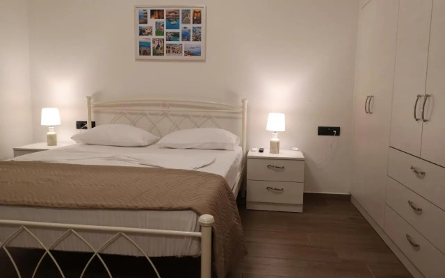 Sunny Holidays Apartment