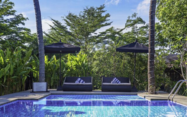 The Privilege Hotel Ezra Royal Garden