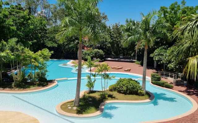 La Mirada Residences