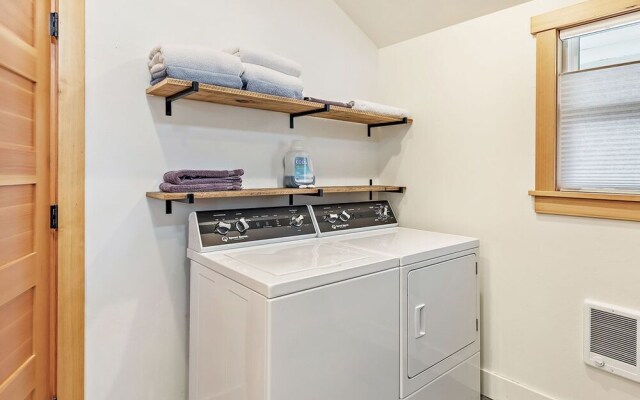 The Mountain Ave House by WanderLodges