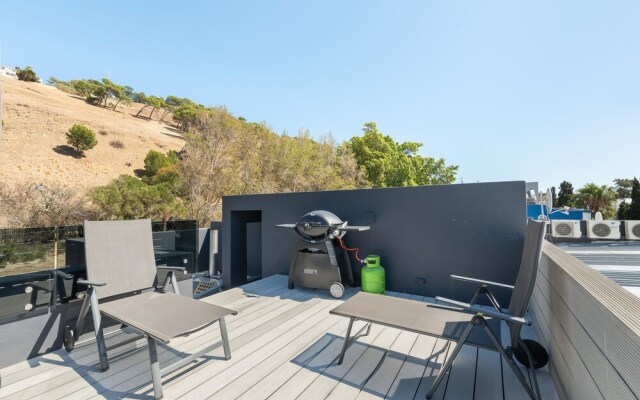 Modern Apartment in De Waterkant | Private Rooftop