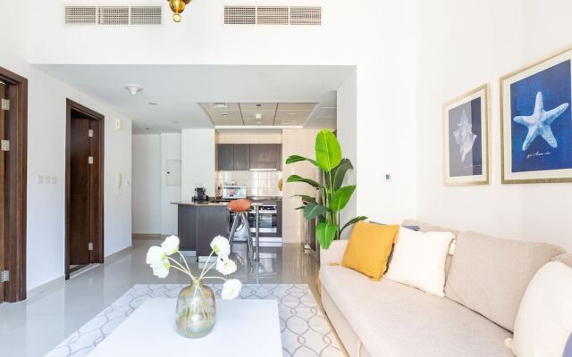 Flashy & Vibrant 1BR Apartment in Dubai Marina!