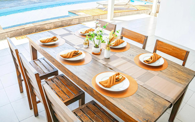 Air Sanih Beach Villa