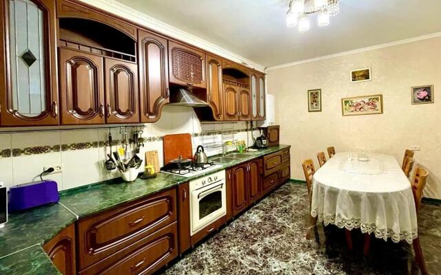 Дом на переулке Буачидзе 2