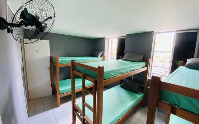 Reef Hostel & Pousada