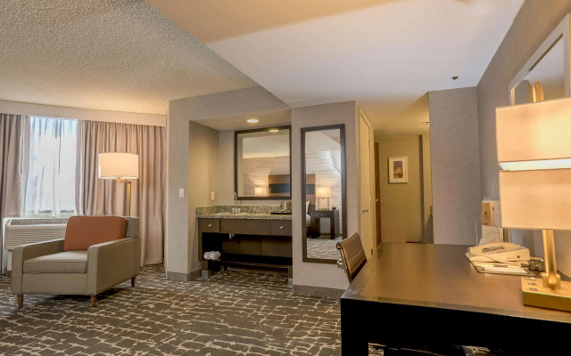 DoubleTree by Hilton Denver - Aurora