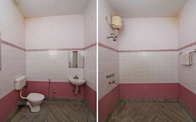 OYO 37989 Hotel Debarshi