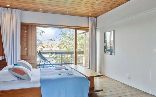 Modernist Design House With Garden Near the Beach