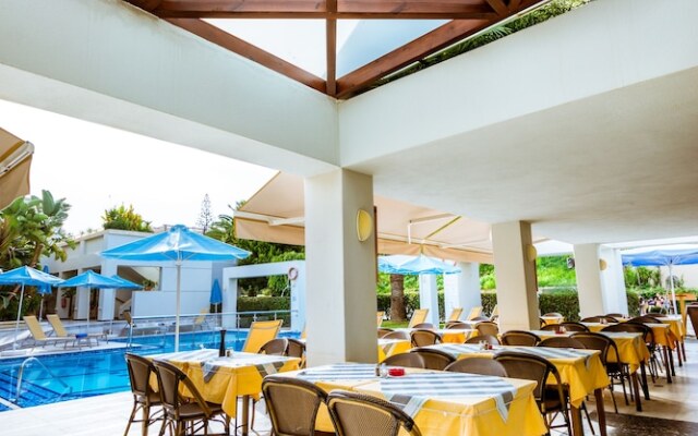 Anais Holiday Hotel