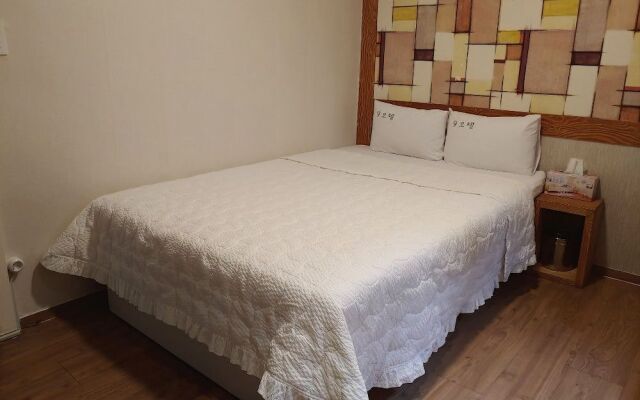 9 Motel