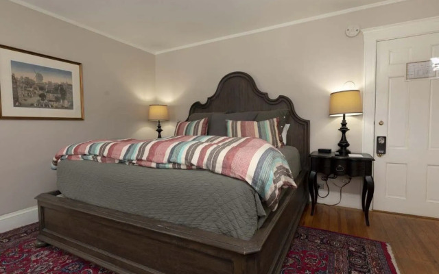 The White House Inn