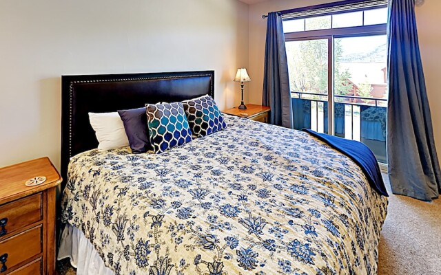 Steamboat Springs Skiers Townhouse by RedAwning