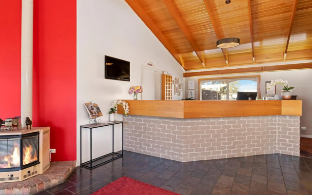Quality Inn Carriage House