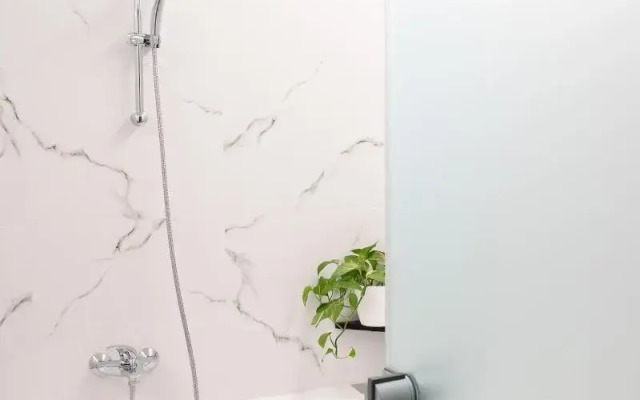 Chroma Fashion Rooms & Apartments