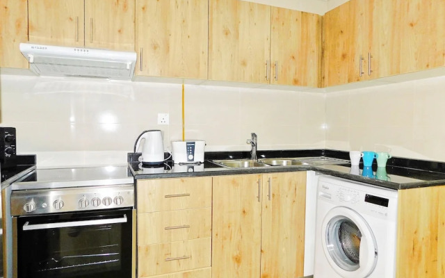 Continental Tower by Luton Vacation Homes