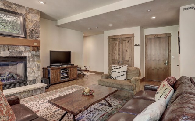 Elegant Updated 3 Bedroom Condo At One Arrowhead Place Condo by RedAwning