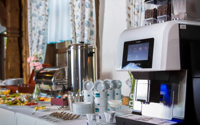 Dwór Bogucin Hotel & Restauracja