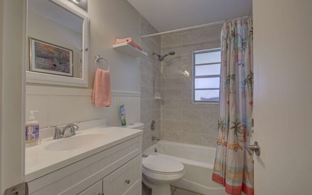 Peaceful Egret Pool Home in Venice