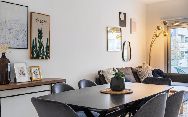 Classy 2BR Cafe Suite Strovolos