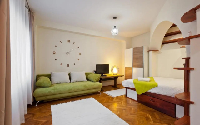 Green Apartment