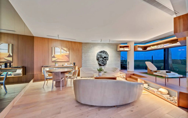 Modern 7BR Villa w Stunning Views of Golf Course