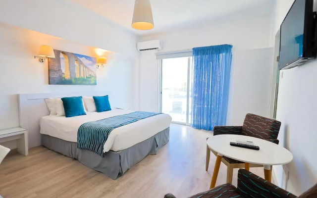 Mikes Kanarium Hotel