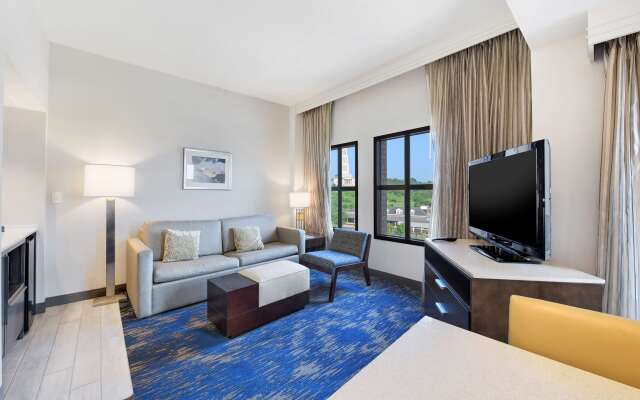 Embassy Suites by Hilton Alexandria Old Town