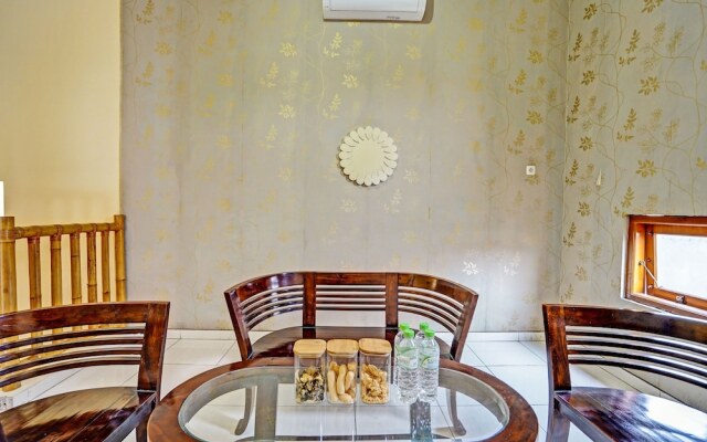 OYO Life 92030 Ef Palm Guest House Family