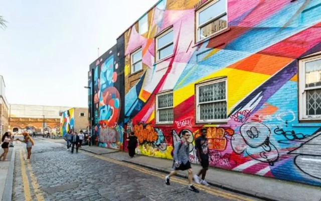 3 Bedroom Hoxton Flat Close to Bustling Shoreditch