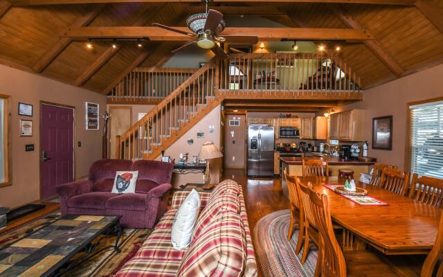 Bear Mountain Lodge 4 Bedroom House