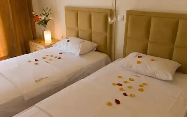 Paralio rooms
