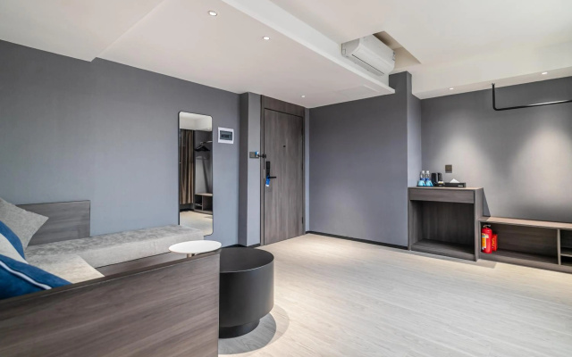 Insail Hotels (Guangyuanxincun Jingtai Pedestrian Street Guangzhou) – Guest Rooms – Guangzhou
