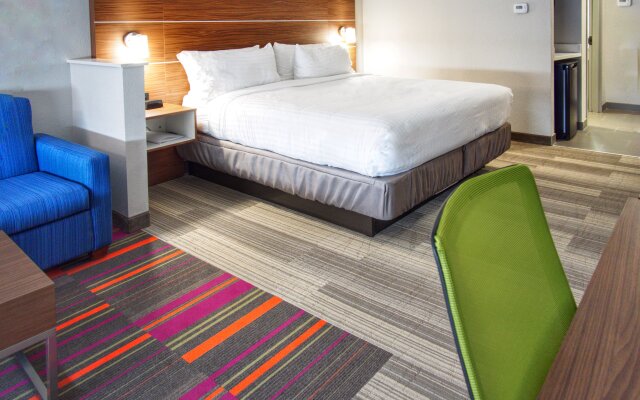 Holiday Inn Express & Suites Moore, an IHG Hotel