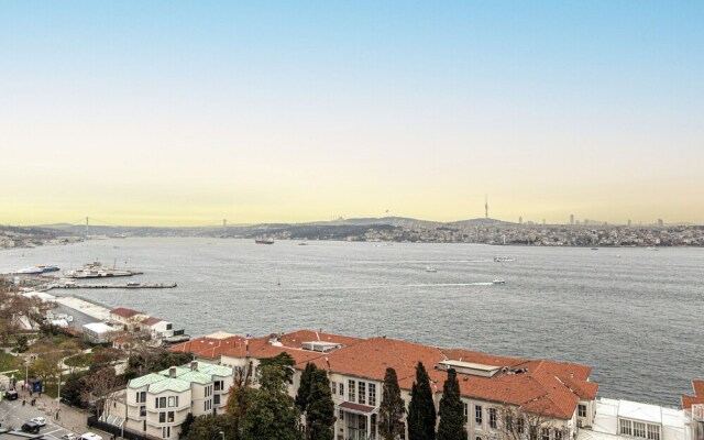 Flat With Panoramic Bosphorus View in Cihangir