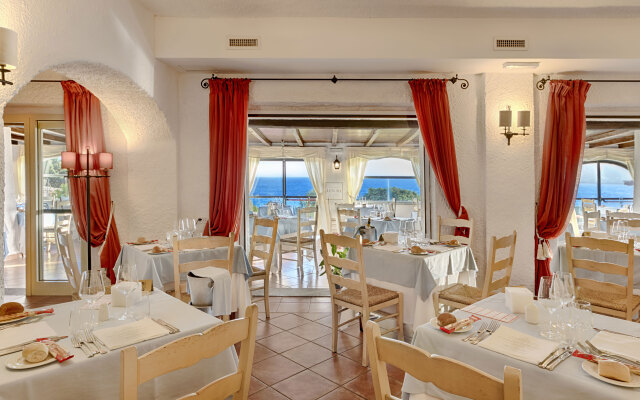 COLONNA GRAND HOTEL CAPO TESTA, a Colonna Luxury Beach Hotel, Santa Teresa Sardegna