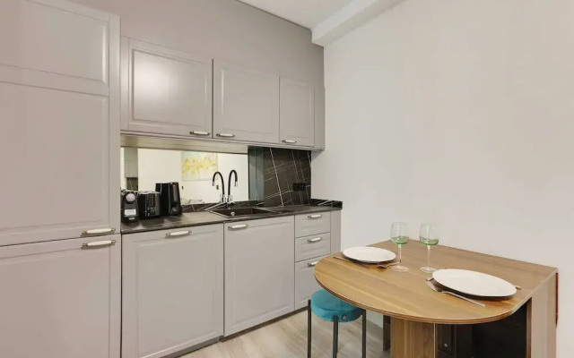 Cosy Apartment With Balcony - 2br/6p- La Roquette
